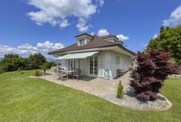 Spacieuse villa avec jardin, terrasses et studio indépendant à sous-louer