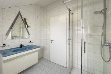 Spacieuse villa avec jardin, terrasses et studio indépendant à sous-louer