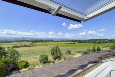 Spacieuse villa avec jardin, terrasses et studio indépendant à sous-louer