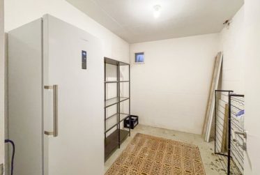 Spacieuse villa avec jardin, terrasses et studio indépendant à sous-louer