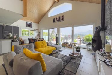 Villa contemporaine avec vue panoramique sur les Préalpes – Un bien rare au cœur d’un quartier résidentiel prisé