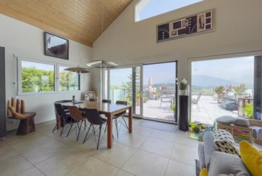 Villa contemporaine avec vue panoramique sur les Préalpes – Un bien rare au cœur d’un quartier résidentiel prisé