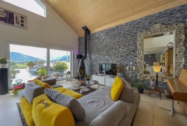 Villa contemporaine avec vue panoramique sur les Préalpes – Un bien rare au cœur d’un quartier résidentiel prisé