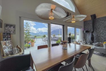Villa contemporaine avec vue panoramique sur les Préalpes – Un bien rare au cœur d’un quartier résidentiel prisé
