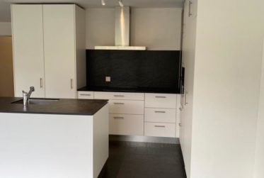 Bel appartement proche de toutes commodités au dernier étage dans une PPE