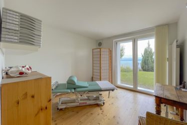 À LOUER – Bureaux lumineux dans un cadre exceptionnel avec vue sur le lac !