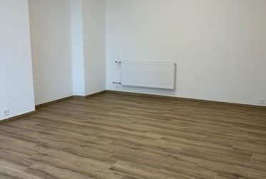 Local commercial avec vitrine sur la route national entre Montreux et Villeneuve