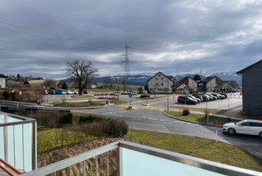 Charmant 2.5 pièces sous les combles – Lumineux avec balcon – Servion (VD)