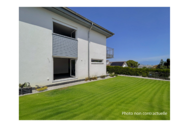 Lumière, jardin et vue lac – Villa familiale à Écublens