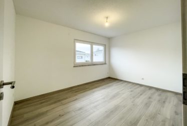 Lumière, jardin et vue lac – Villa familiale à Écublens