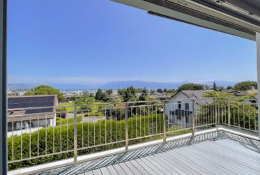 Lumière, jardin et vue lac – Villa familiale à Écublens