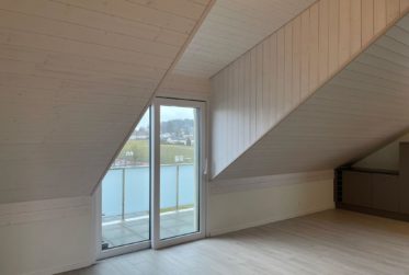 Charmant 2.5 pièces sous les combles – Lumineux avec balcon – Servion (VD)