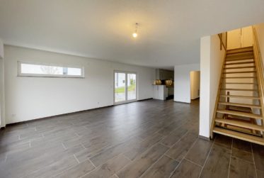 Lumière, jardin et vue lac – Villa familiale à Écublens