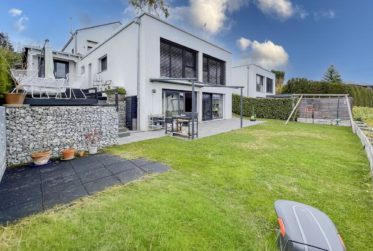 Vue, Jardin et Confort : Maison Familiale à Le Pâquier