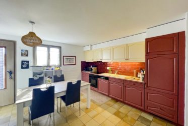 Maison de rendement avec 3 appartements et grand potentiel de dévelopement