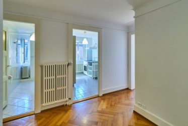 Studio lumineux avec vue sur le lac