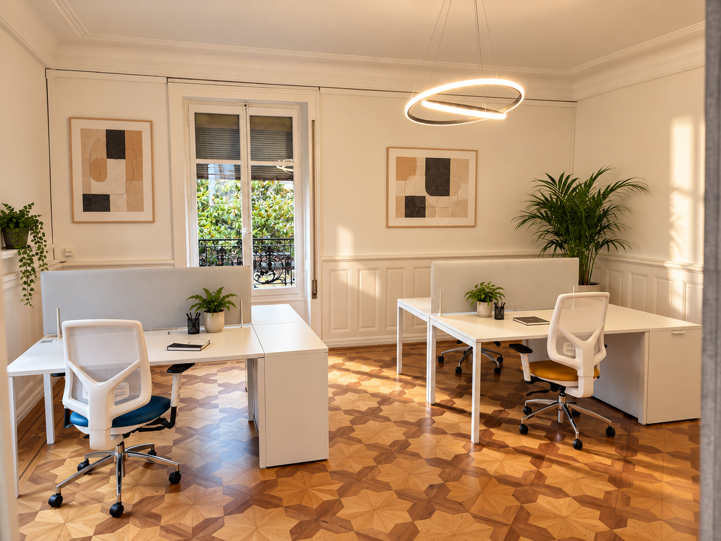 BUREAU PARTAGÉ DE 4 POSTES DE TRAVAIL