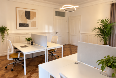 BUREAU PARTAGÉ DE 4 POSTES DE TRAVAIL